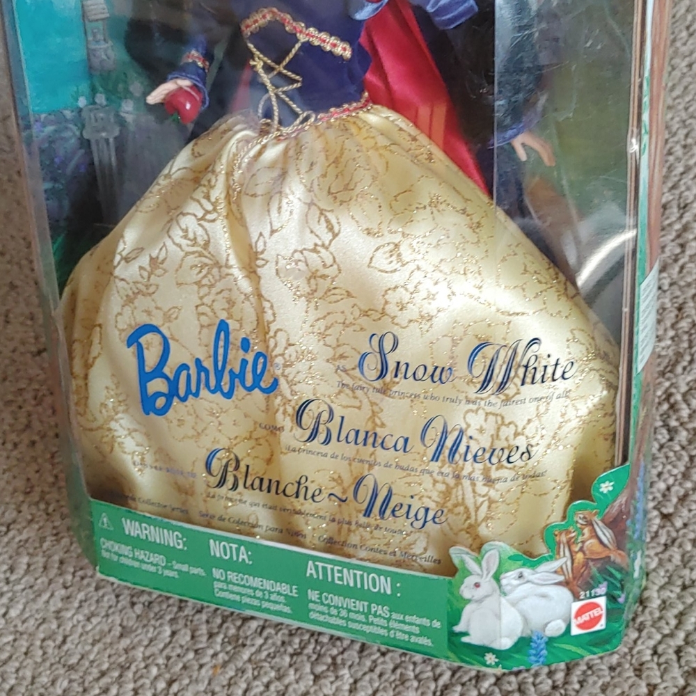Snow white barbie collectors bundle - Picture 4 of 10